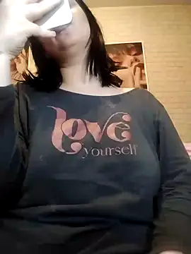 Snapshot of AdelinaJude chatting on 01/19/25, 08:09 AdelinaJude online show from 01/19/25, 08:09