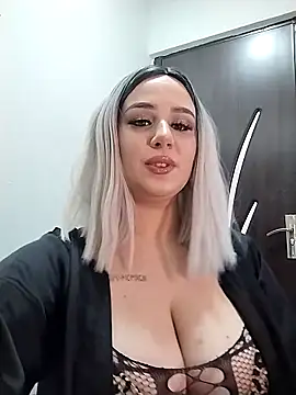 AdelinaJude online show from 02/06/26, 10:17