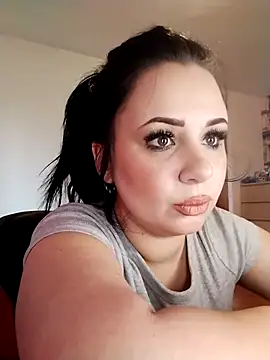 Snapshot of AdelinaJude chatting on 03/10/25, 12:38 AdelinaJude online show from 03/10/25, 12:38