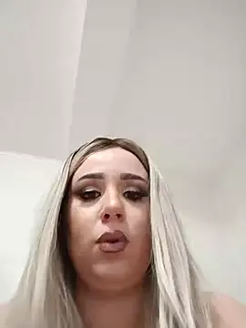 Snapshot of AdelinaJude chatting on 10/24/25, 09:25 AdelinaJude online show from 10/24/25, 09:25