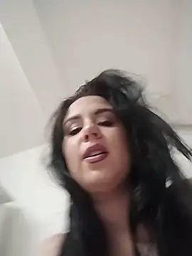 AdelinaJude online show from 05/21/26, 04:26