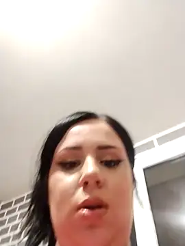 Snapshot of AdelinaJude chatting on 02/23/25, 05:29 AdelinaJude online show from 02/23/25, 05:29