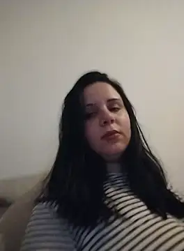 Snapshot of AdelinaJude chatting on 10/07/25, 12:00 AdelinaJude online show from 10/07/25, 12:00