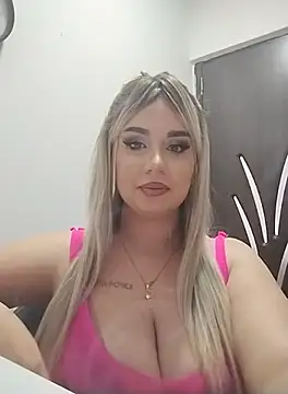 Snapshot of AdelinaJude chatting on 09/25/25, 07:31 AdelinaJude online show from 09/25/25, 07:31