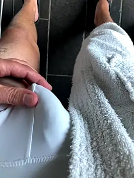 Snapshot of tomlolala chatting on 09/21/25, 06:29 tomlolala online show from 09/21/25, 06:29