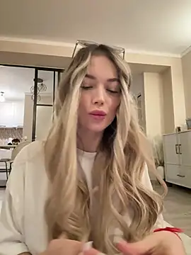 KylieJoyce online show from 02/26/25, 10:04