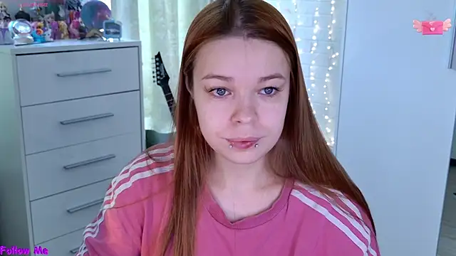 ValBae online show from 04/11/26, 06:32