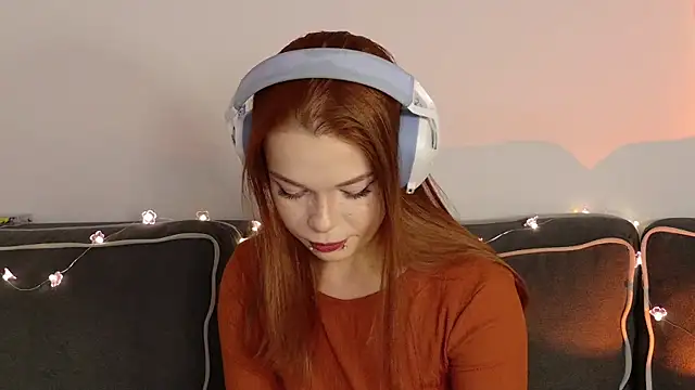 ValBae online show from 11/06/25, 09:19