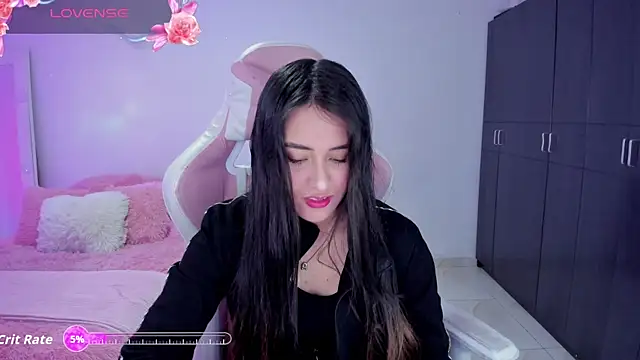 Snapshot of Tinylottie chatting on 12/18/25, 02:10 Tinylottie online show from 12/18/25, 02:10