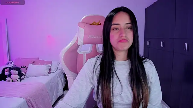 Snapshot of Tinylottie chatting on 11/14/25, 04:38 Tinylottie online show from 11/14/25, 04:38