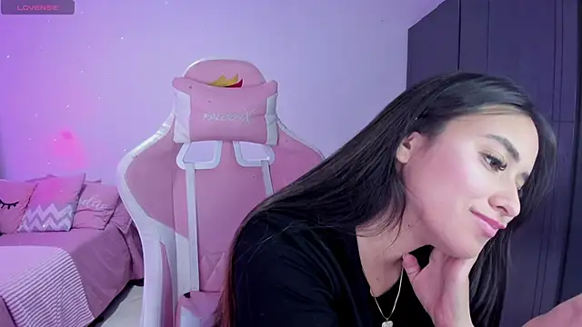 Snapshot of Tinylottie chatting on 10/30/25, 06:27 Tinylottie online show from 10/30/25, 06:27