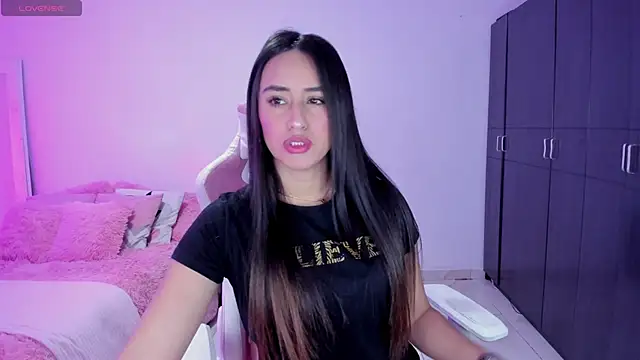 Snapshot of Tinylottie chatting on 11/27/25, 10:48 Tinylottie online show from 11/27/25, 10:48