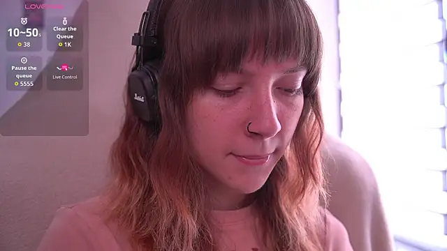 Snapshot of juliapie chatting on 10/19/25, 07:33 juliapie online show from 10/19/25, 07:33