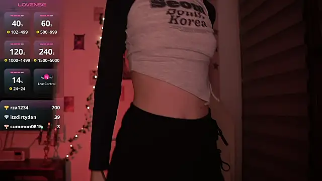 Snapshot of juliapie chatting on 12/08/24, 05:17 juliapie online show from 12/08/24, 05:17