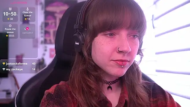 Snapshot of juliapie chatting on 05/12/26, 01:28 juliapie online show from 05/12/26, 01:28