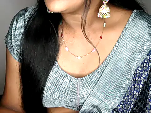 shila20 online show from 10/29/25, 01:43