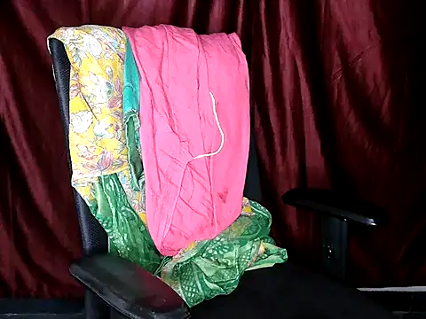 shila20 online show from 09/23/25, 07:21