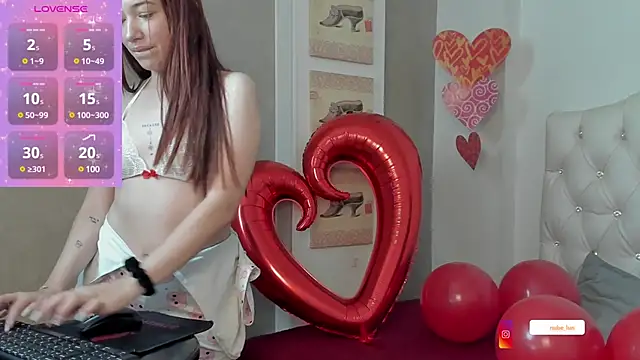 Snapshot of Brenda_Storm chatting on 02/14/25, 09:43 Brenda Storm online show from 02/14/25, 09:43