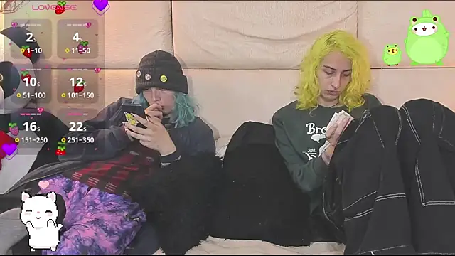 -kisa  online show from 10/18/25, 02:24