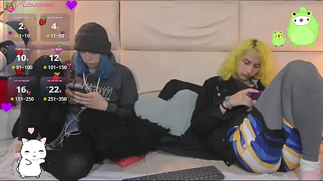 -kisa  online show from 11/13/25, 02:37