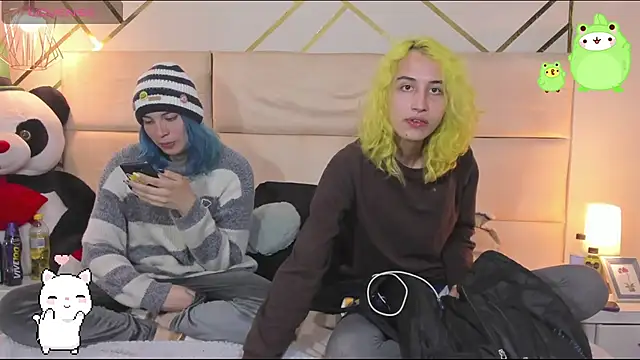 -kisa  online show from 11/12/25, 02:15