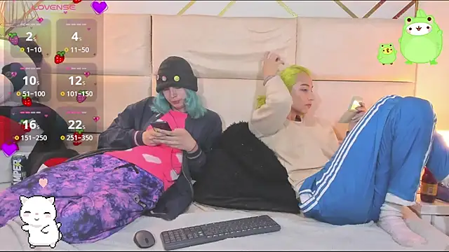 -kisa  online show from 10/23/25, 01:59