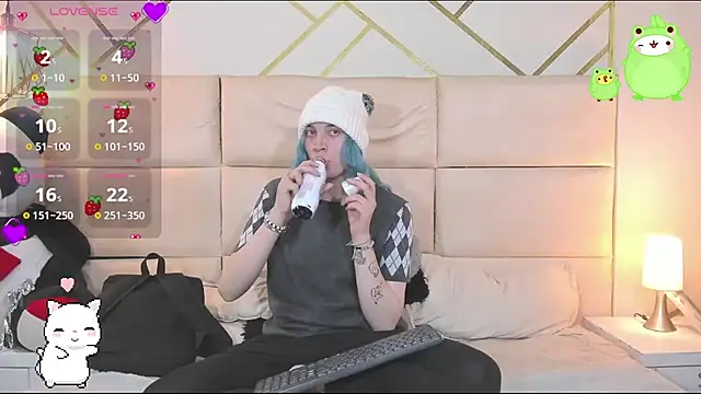 -kisa  online show from 11/28/25, 02:34