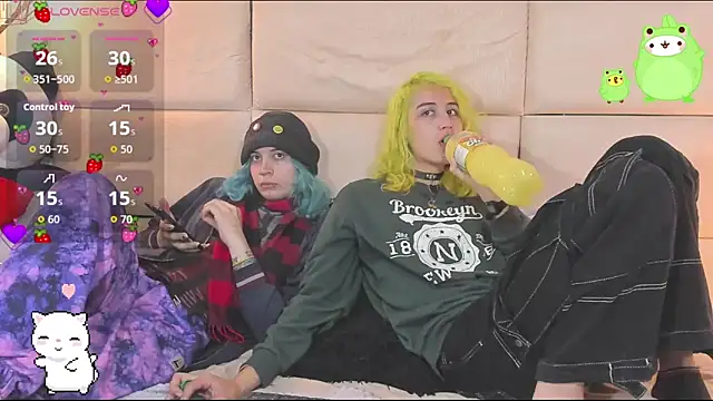 -kisa  online show from 10/16/25, 02:09