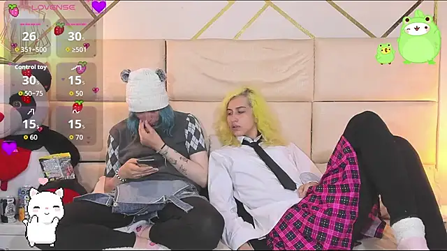 -kisa  online show from 11/30/25, 02:12