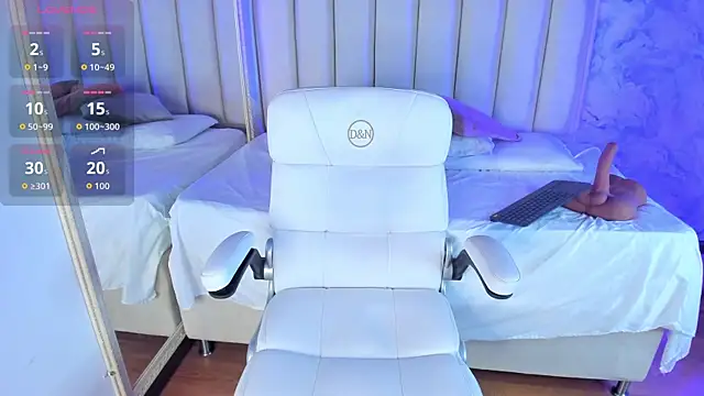 Snapshot of Pamela_Moreno_ chatting on 01/08/26, 04:57 Pamela Moreno online show from 01/08/26, 04:57