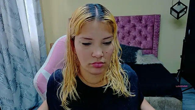 brithany smiith  online show from 05/07/26, 02:53