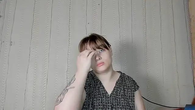 Snapshot of Seductive_She_Wolf chatting on 05/15/26, 10:46 Seductive She Wolf online show from 05/15/26, 10:46