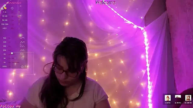 Snapshot of Seductive_She_Wolf chatting on 06/05/26, 04:39 Seductive She Wolf online show from 06/05/26, 04:39
