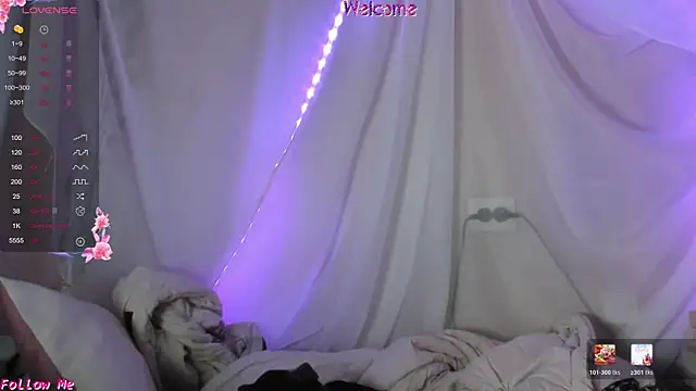 Snapshot of Seductive_She_Wolf chatting on 06/25/26, 03:39 Seductive She Wolf online show from 06/25/26, 03:39