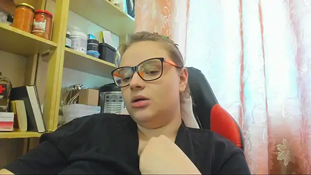 Snapshot of Seductive_She_Wolf chatting on 06/03/26, 02:56 Seductive She Wolf online show from 06/03/26, 02:56