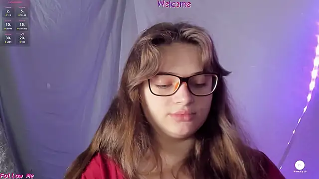 Snapshot of Seductive_She_Wolf chatting on 06/18/26, 01:49 Seductive She Wolf online show from 06/18/26, 01:49