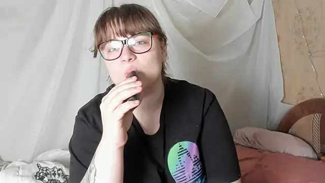 Snapshot of Seductive_She_Wolf chatting on 05/16/26, 05:34 Seductive She Wolf online show from 05/16/26, 05:34