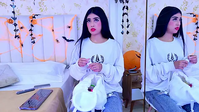 Mia-Monroe online show from 10/22/25, 03:06