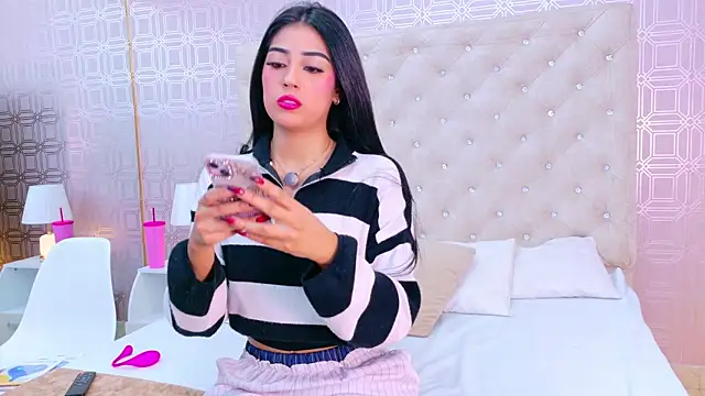 Mia-Monroe online show from 02/06/26, 07:54