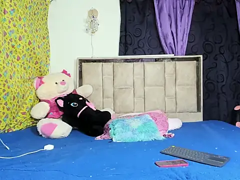 alanaanddaphne online show from 05/05/26, 04:54