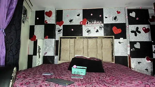 alanaanddaphne online show from 11/28/25, 04:07