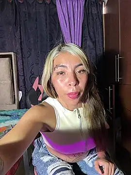 alanaanddaphne online show from 05/19/26, 10:06