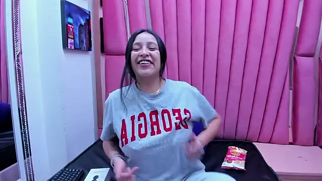 Sarah Hornny online show from 12/21/25, 04:03