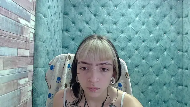 Samantha Smiith online show from 10/31/25, 04:20