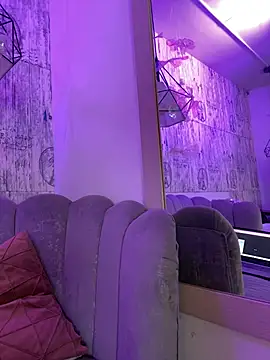 AbyThompson online show from 11/30/25, 09:59