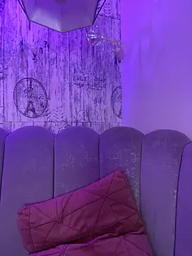 AbyThompson online show from 12/19/25, 05:04