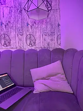 Snapshot of AbyThompson chatting on 09/27/25, 12:55 AbyThompson online show from 09/27/25, 12:55