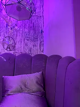 AbyThompson online show from 11/11/25, 12:22