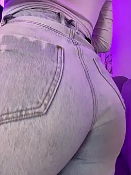 AbyThompson online show from 10/28/25, 12:15