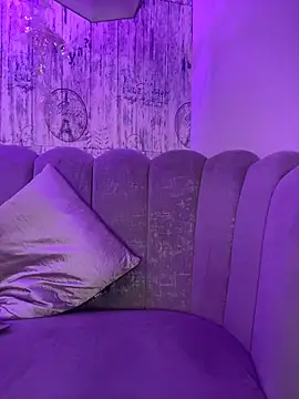 AbyThompson online show from 11/18/25, 02:53